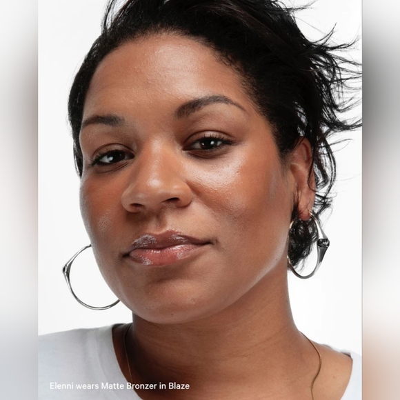 Blaze | Multi-Use Matte Cream Bronzer Stick | Milk Makeup | Brand New in Box - Picture 4 of 16